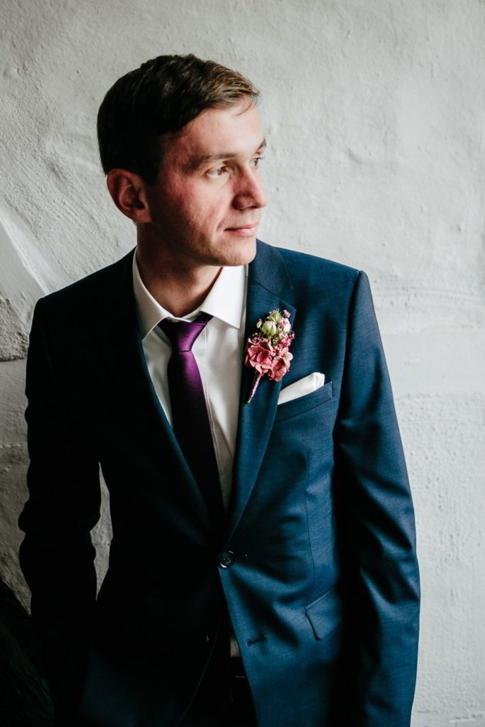 Bräutigam Pose im Residenzmuseum Celle