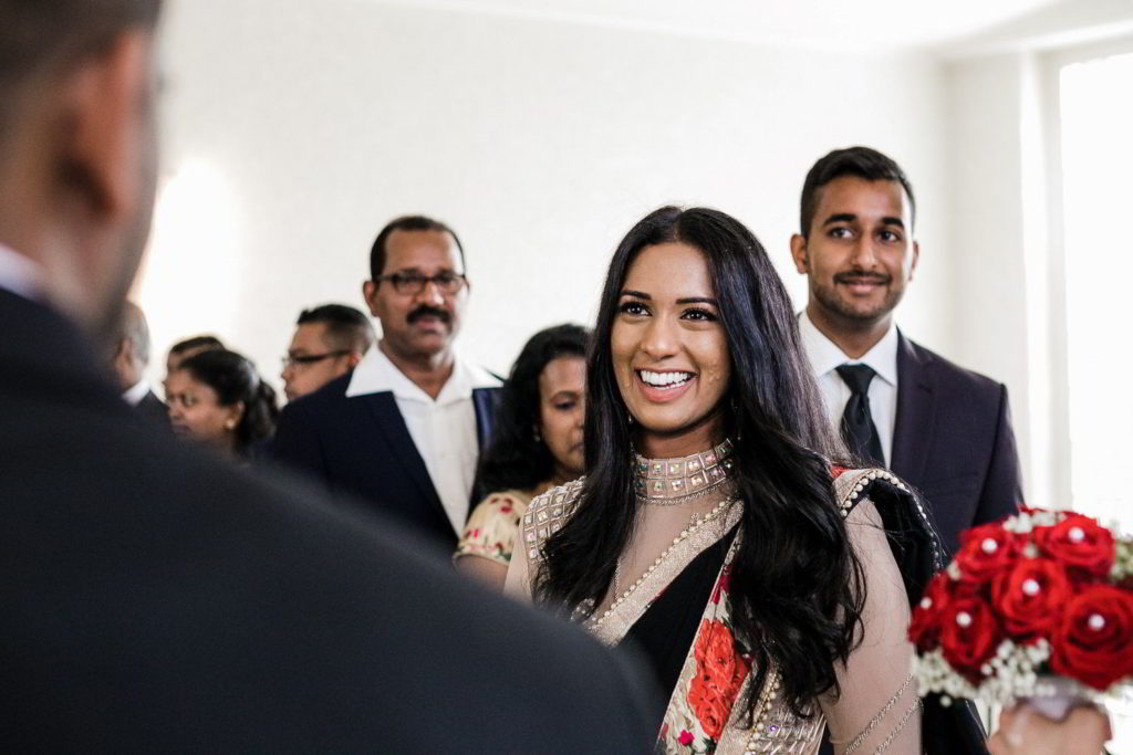 Gäste gratulieren dem Bräutigam neuapostolischen Kirche Hannover