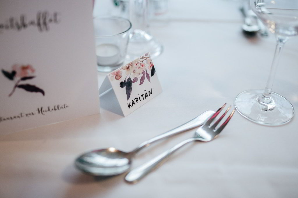 Hochzeitstischdekoration im Restauraunt zur Heideblüte Hambühren