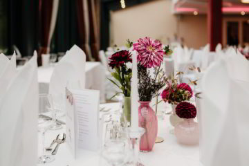 Hochzeitstischdekoration im Restauraunt zur Heideblüte Hambühren