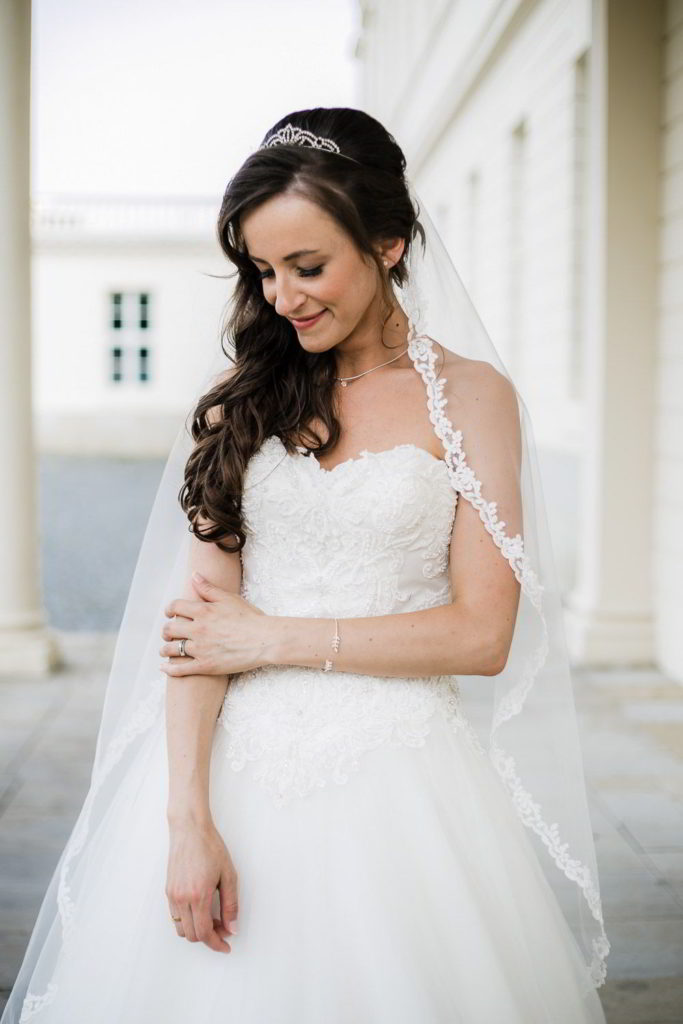 Braut Pose in Herrenhäuser Gärten Hannover