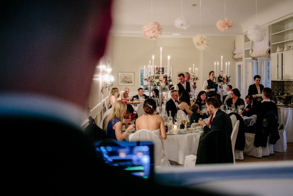 Villa Mare Festsaal mit Gästen