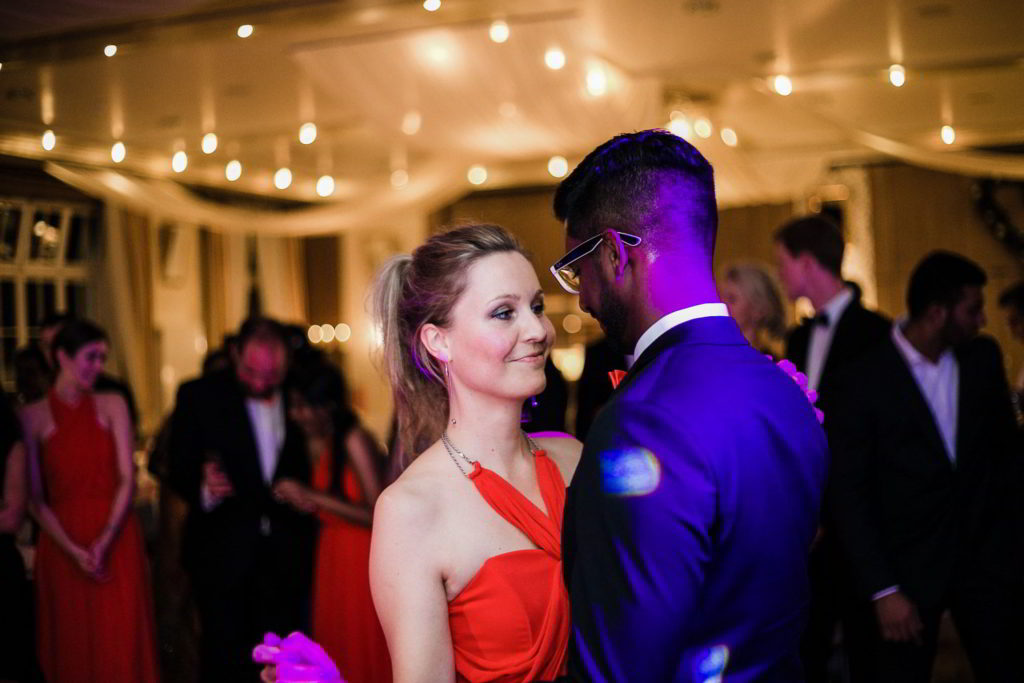 Party Hochzeitsgäste tanzen im Hotel Hennies Hannover